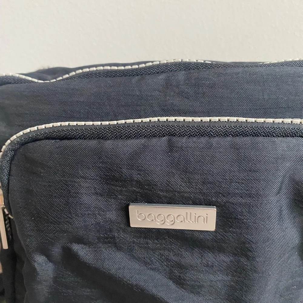 Baggallini Midnight Black Camera‎ Bag